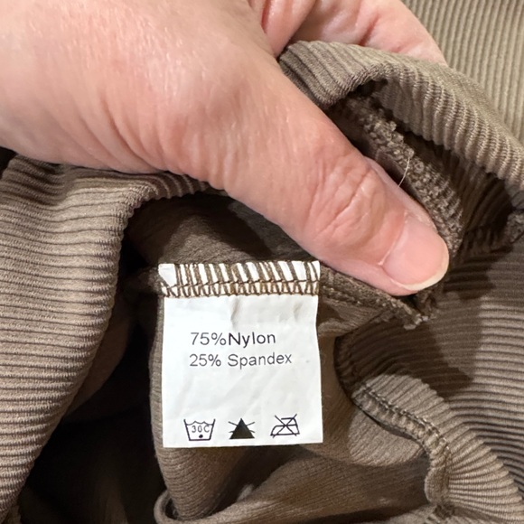 ECHT Women's Rib Knit Long Sleeve Workout Tee - Size Medium - Picture 5 of 5